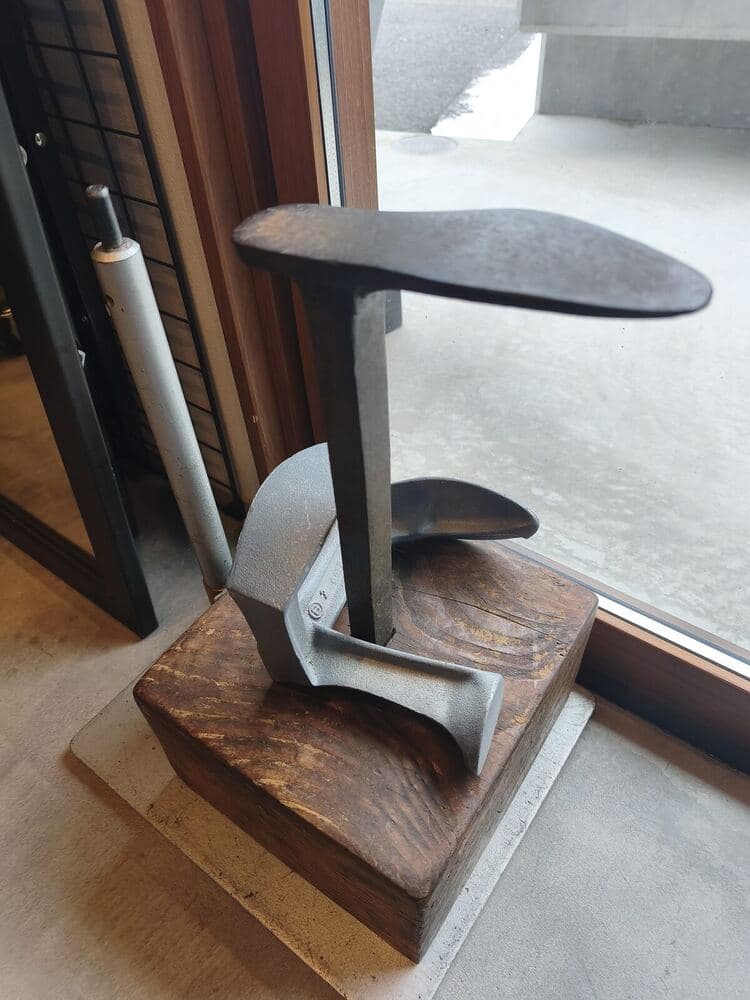 一人ひとりの足に合わせる